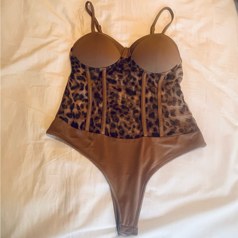 Entry Leopard Print Bodysuit